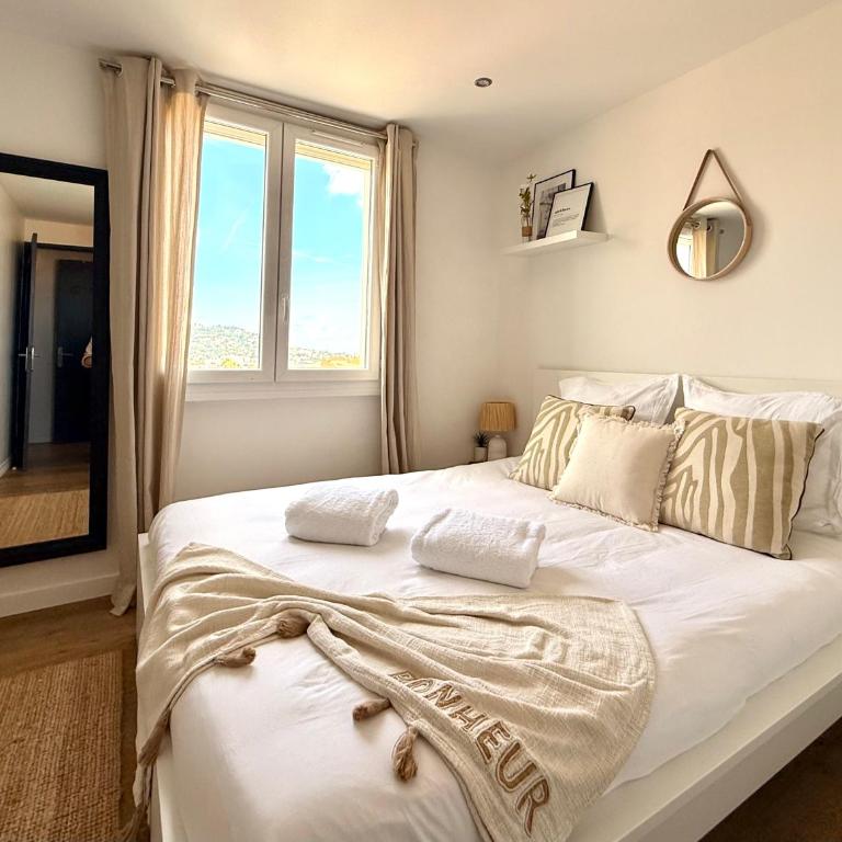 T3 Sea view walking distance of Palais, AC , Parking, Terrace - Appartement 2 Chambres - 6