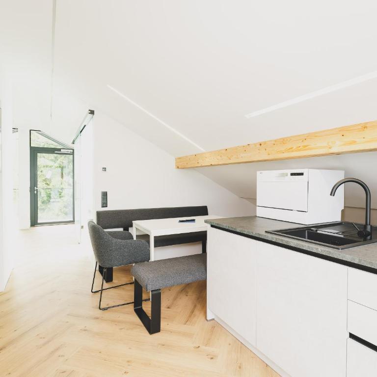 Appartements Prielau by we rent, SUMMERCARD INCLUDED - Apartment mit Seeblick - 6