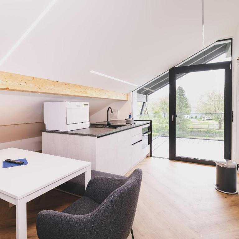 Appartements Prielau by we rent, SUMMERCARD INCLUDED - Apartment mit Seeblick - 18