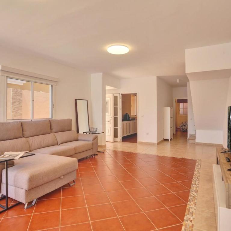 El Paraíso del Sol - Three-Bedroom House - 14