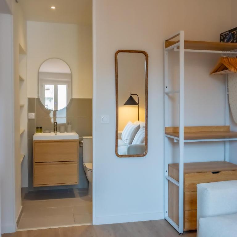 #302-Heart of Vieil Antibes - Place Nationale-High-End Newly Renovated & Furnished Appartment - Appartement 1 Chambre - 9