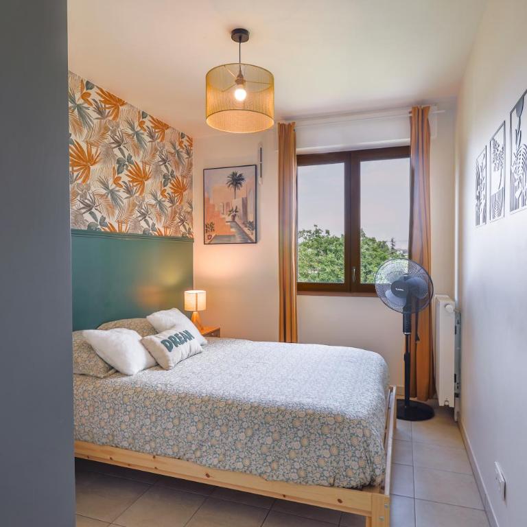 LE PETIT SÉSAME appartement 70m2 avec terrasse et jacuzzi cosy idéal groupe, capacité 6 personnes , 2 chambres,canapé lit, proche Stade De France, Wifi Parking privé très bon rapport qualité prix - Two-Bedroom Apartment - 18