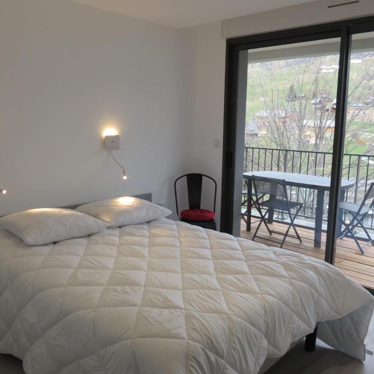 Apartment 3 BR Large Balcony & View - Apartment - 3