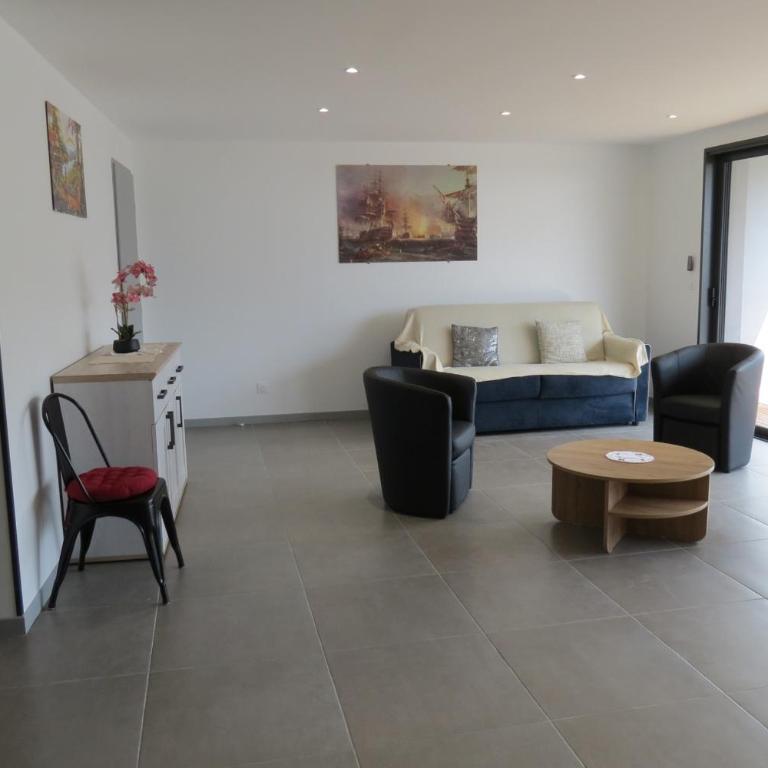 Apartment 3 BR Large Balcony & View - Apartment - 9