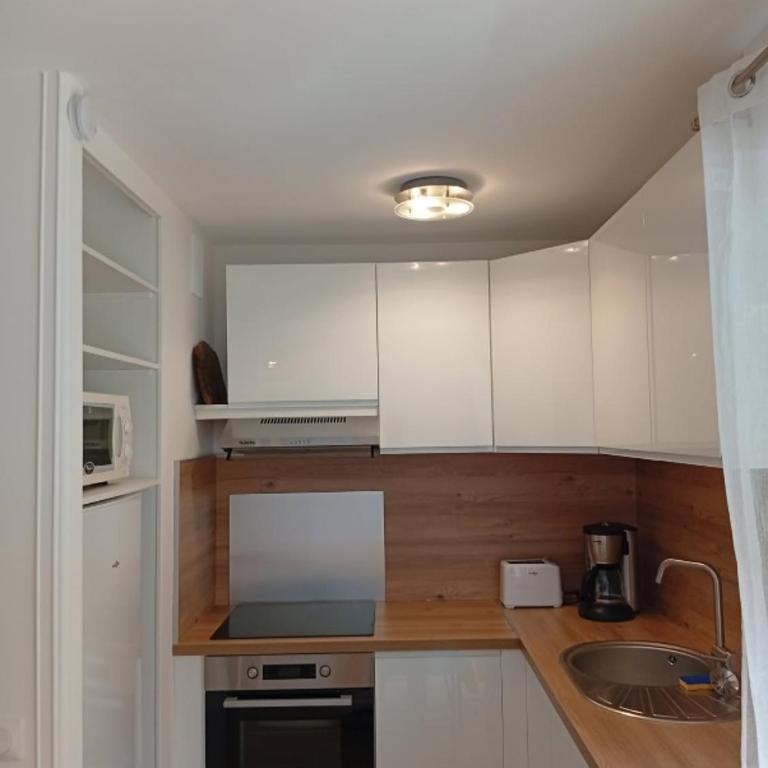 Appart à deux pas de la plage Boulouris St Raphael - One-Bedroom Apartment - 5