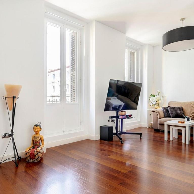 Two Artists in Chueca - Luxury BR with En-suite Bath - Habitación Doble Deluxe con ducha - 4