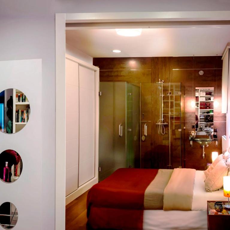 Two Artists in Chueca - Luxury BR with En-suite Bath - Habitación Doble Deluxe con ducha - 8