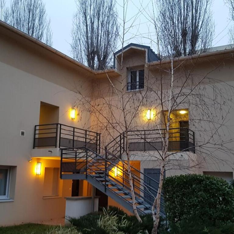 Duplex cosy - 3 chambres avec garage, balcon et clim - Appartement 3 Chambres - 15