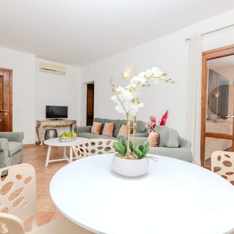 SPLENDIDO APPARTAMENTO SAN TEODORO La Suaredda - Two-Bedroom Apartment - 19