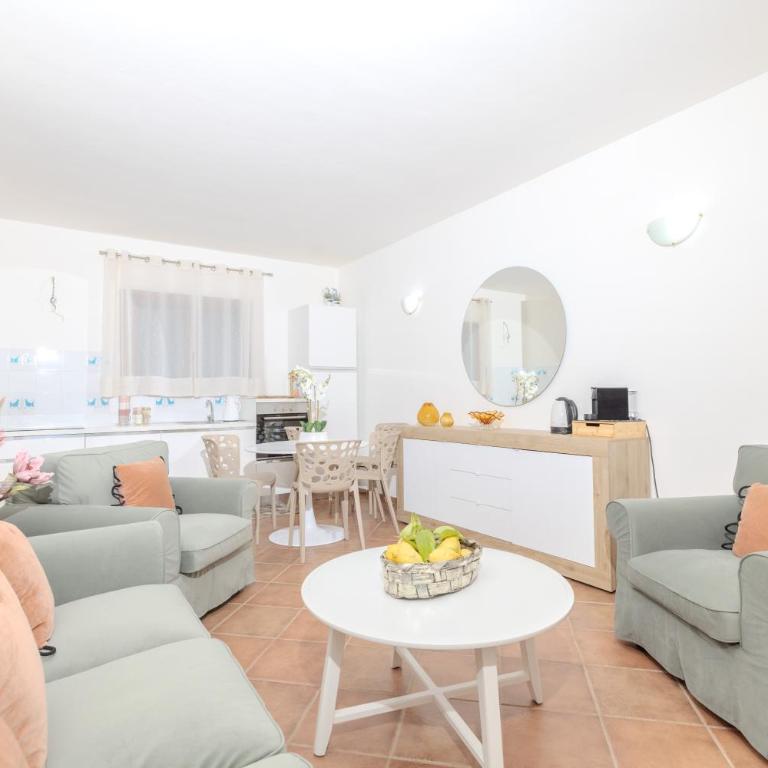 SPLENDIDO APPARTAMENTO SAN TEODORO La Suaredda - Two-Bedroom Apartment - 2