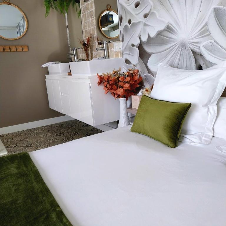 Chambres d'hôtes "Chez Lyly et Juju" Piscine&Sauna Parking Gratuit - Suite avec Balcon - 15