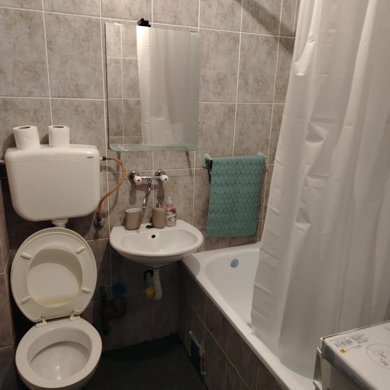 Coastal View Apartment - One-Bedroom Apartment - 8