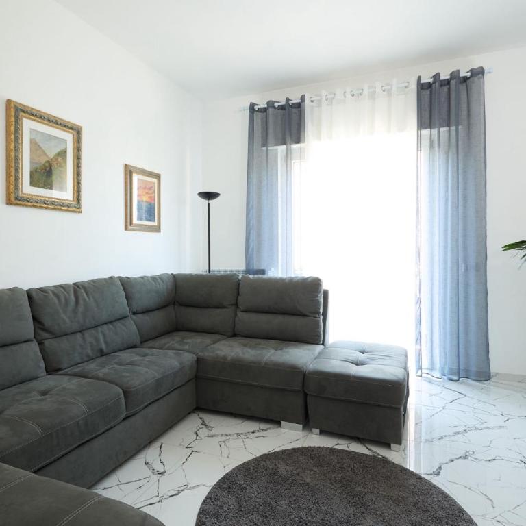 Free Parking Elmi - due passi dal Lago Maggiore - Appartamento con 2 Camere da Letto - 17