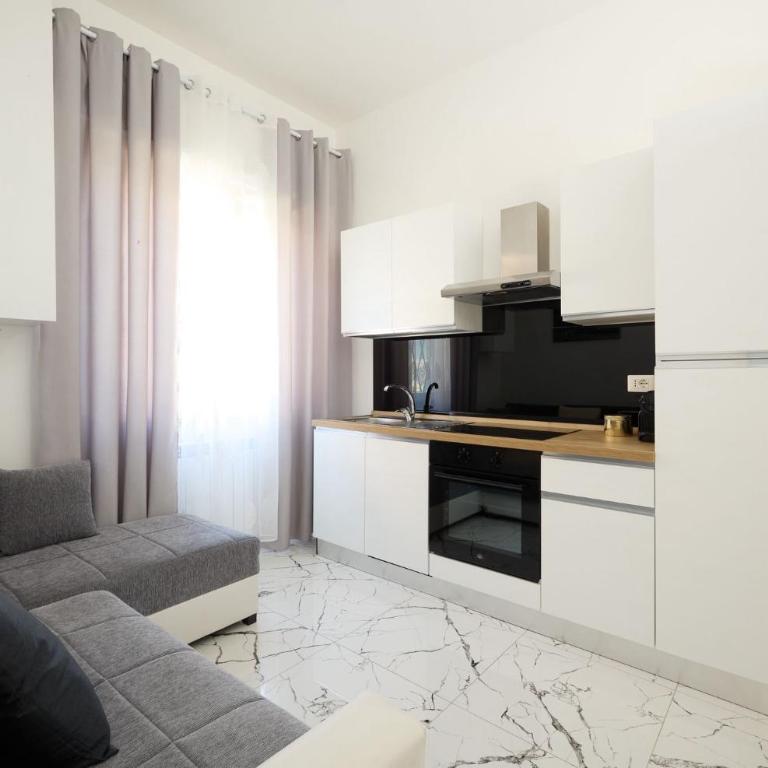 Free Parking Elmi - due passi dal Lago Maggiore - Appartamento con 1 Camera da Letto - 11