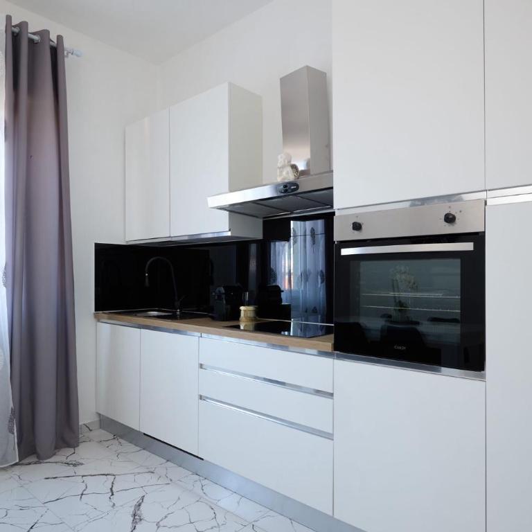 Free Parking Elmi - due passi dal Lago Maggiore - Appartamento con 2 Camere da Letto - 20