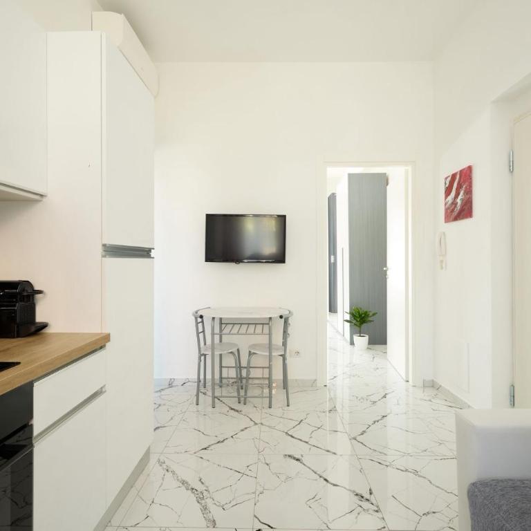 Free Parking Elmi - due passi dal Lago Maggiore - Appartamento con 1 Camera da Letto - 14