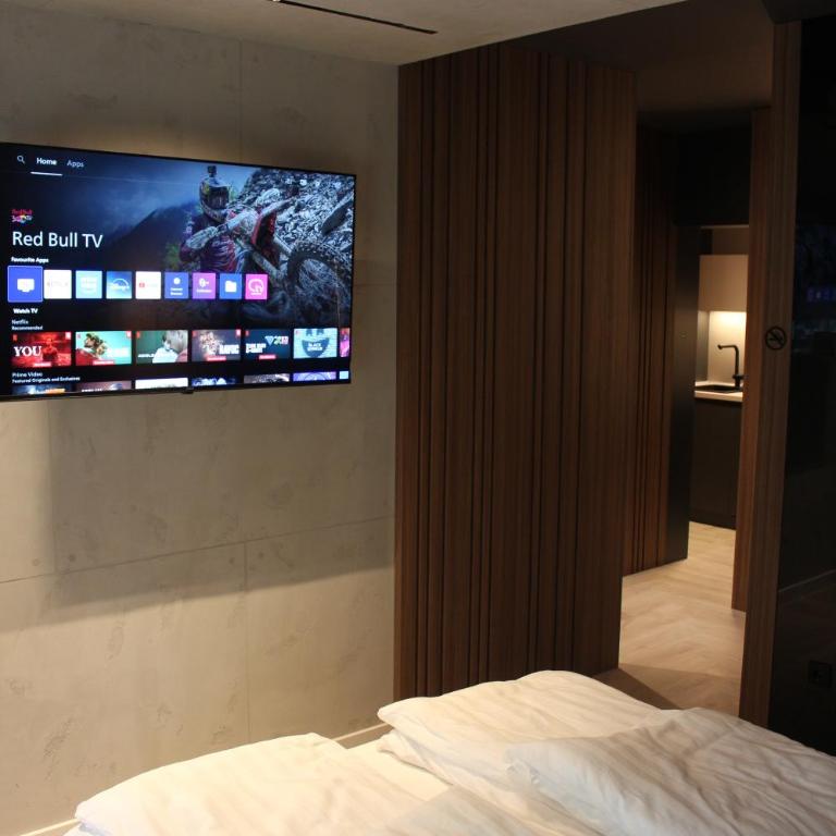 Open Space - One-Bedroom Apartment - 13