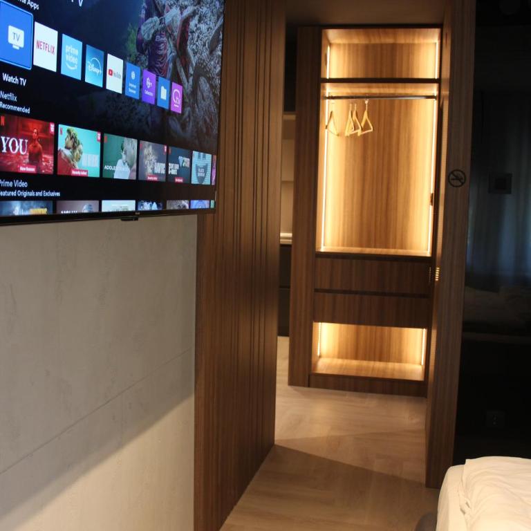 Open Space - One-Bedroom Apartment - 14
