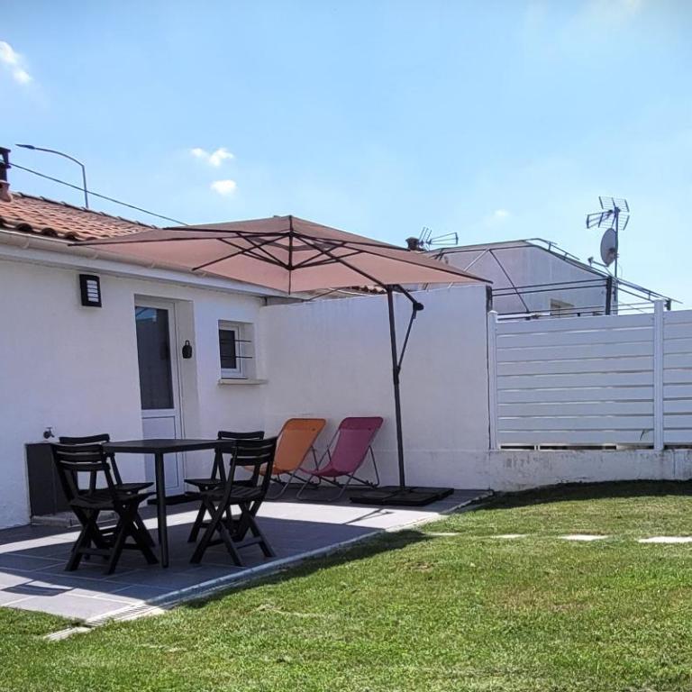 Maison pour 2 à 4 personnes avec jardin proche de la plage et des commerces ROYAN - One-Bedroom House - 36