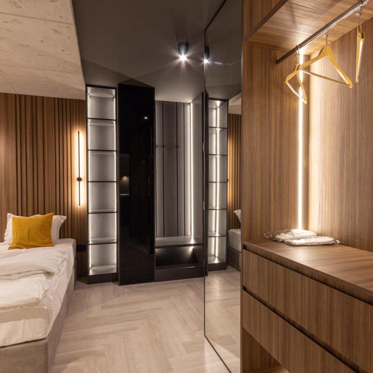 Open Space - One-Bedroom Apartment - 11