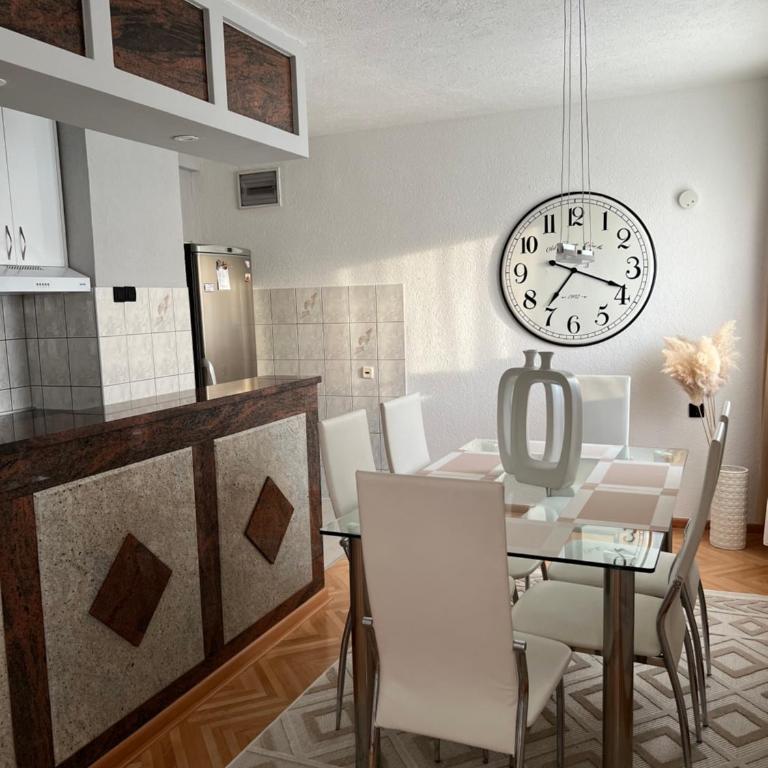 Apartman Lara 2 - Two-Bedroom Apartment - 9