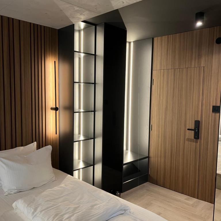 Open Space - One-Bedroom Apartment - 12