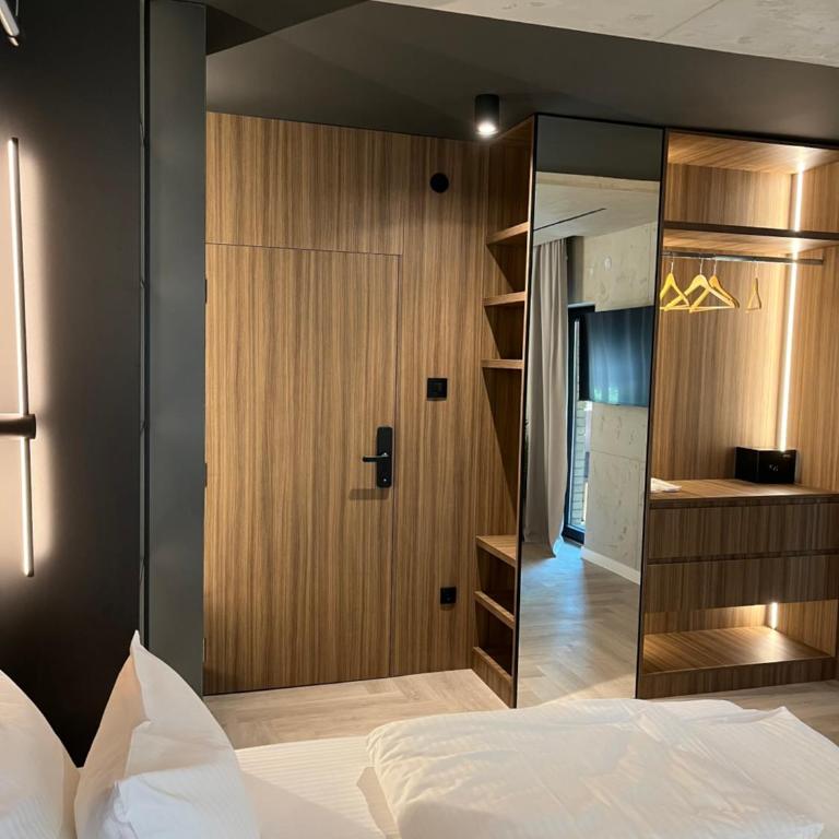 Open Space - One-Bedroom Apartment - 13