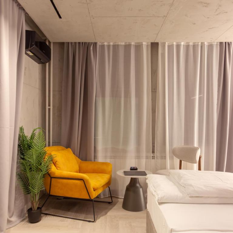 Open Space - One-Bedroom Apartment - 14