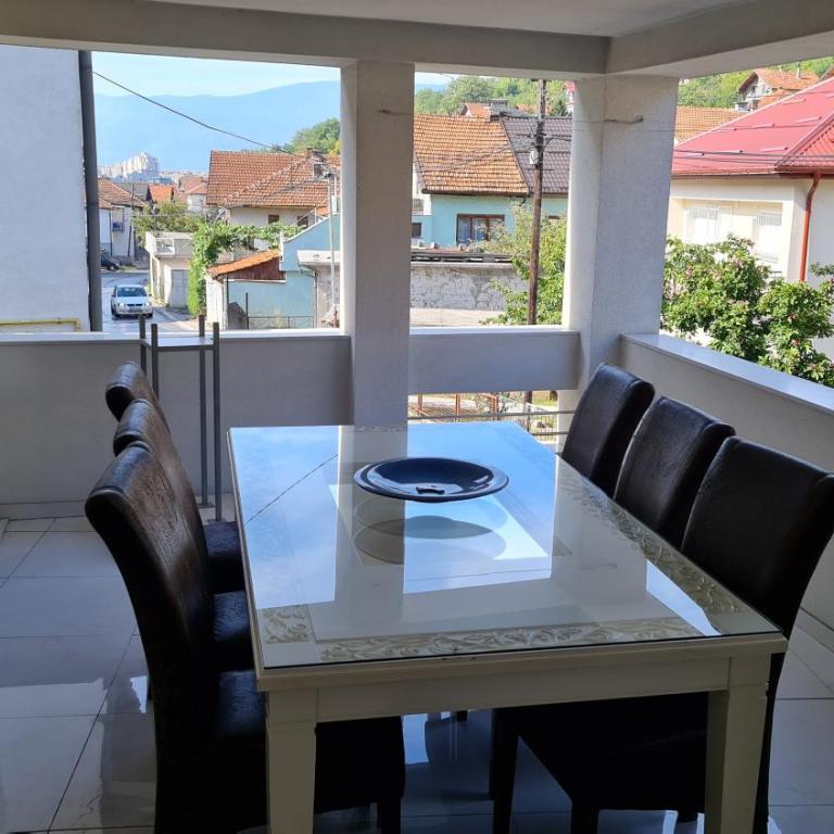 AMAyA 1 - Apartman sa 3 Spavaće Sobe i Balkonom - 2