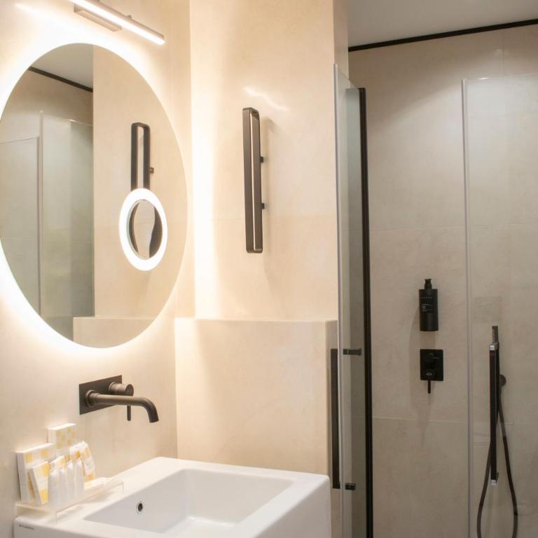 Kalinifta Rooms Luxury Style - Camera King Deluxe - 3
