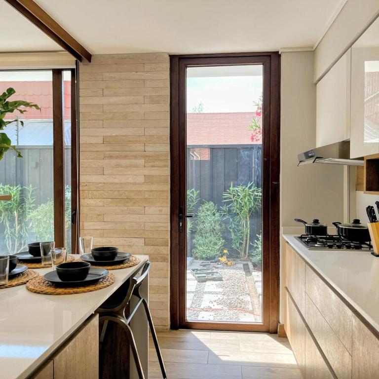 House 3 bedrooms 4 bathrooms & garden - Three-Bedroom House - 56