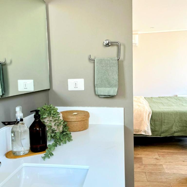 House 3 bedrooms 4 bathrooms & garden - Three-Bedroom House - 64