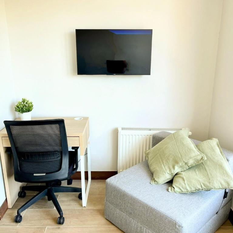 House 3 bedrooms 4 bathrooms & garden - Three-Bedroom House - 65