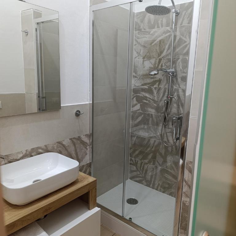 Anninedda Rooms - Deluxe Quadruple Room - 13