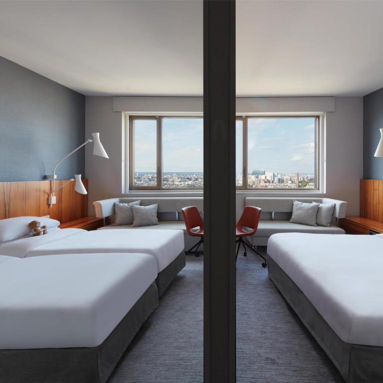 Hyatt Regency Paris Etoile - Family Room with City View - 1