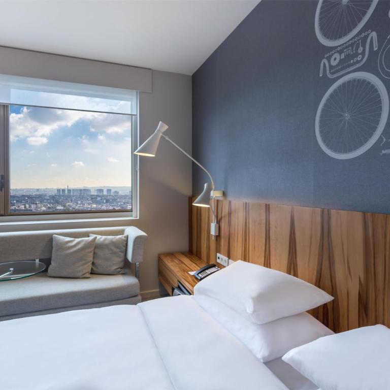 Hyatt Regency Paris Etoile - Deluxe King Room with Eiffel Tower View - 4