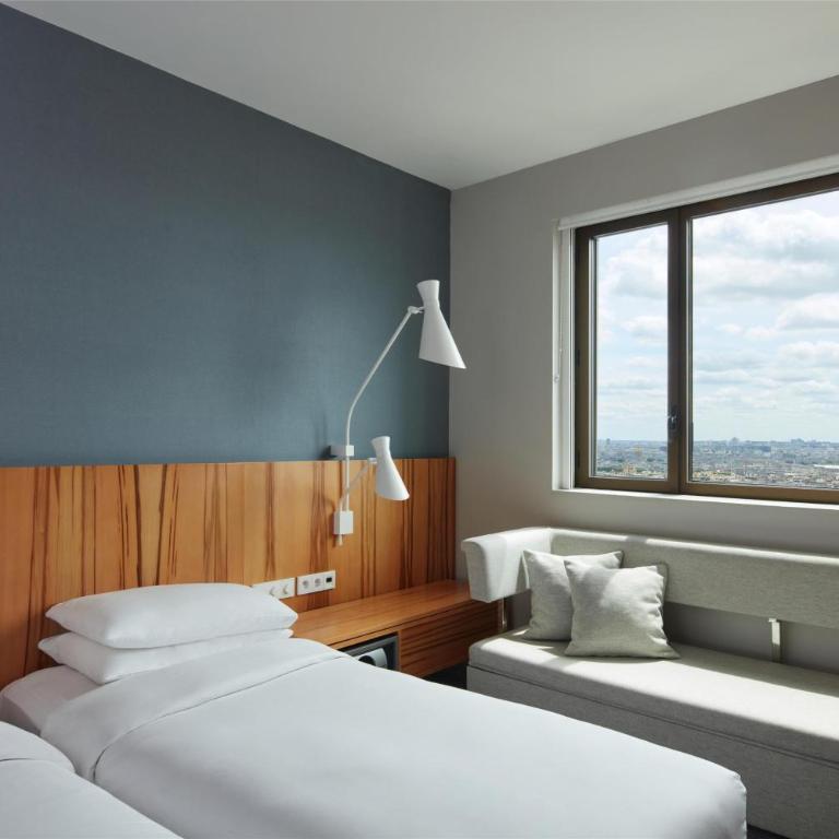 Hyatt Regency Paris Etoile - Twin Room with Eiffel Tower View - High Floor/Club Access - 2