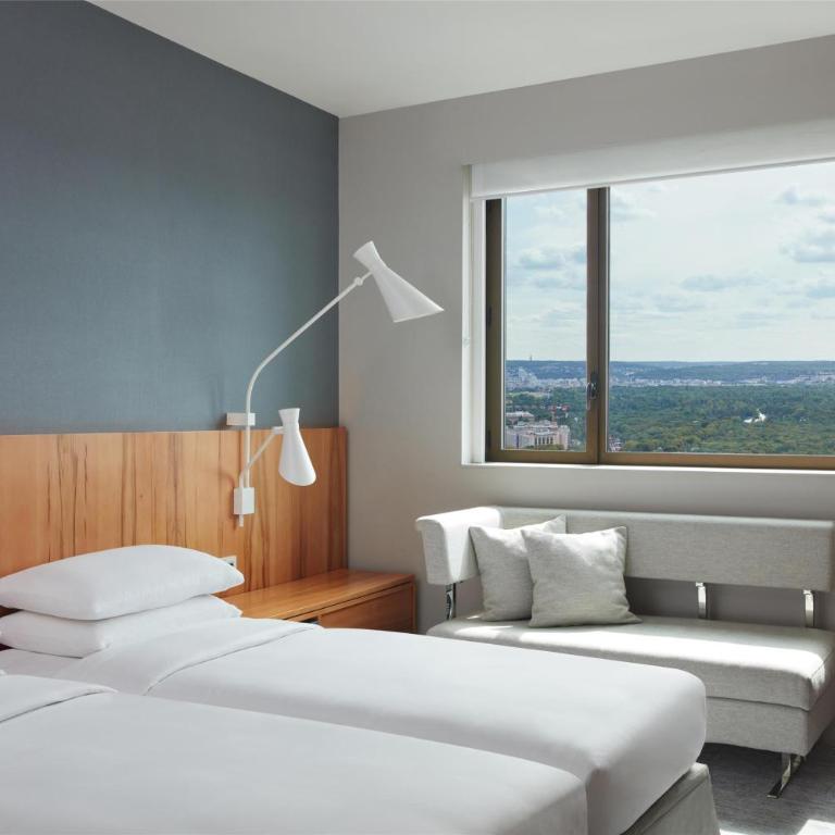 Hyatt Regency Paris Etoile - Twin Room - High Floor/Club Access - 3