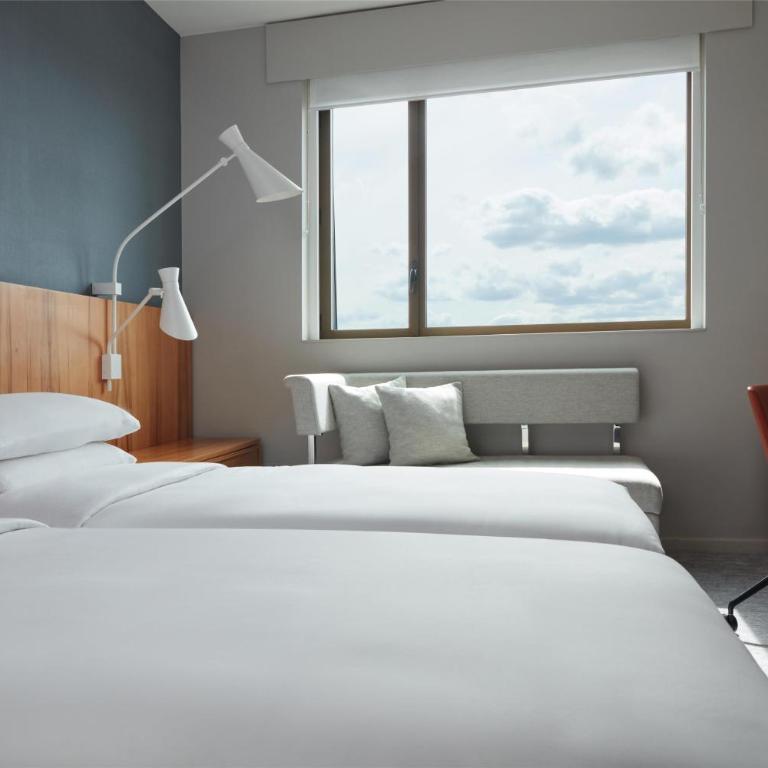Hyatt Regency Paris Etoile - Twin Room - High Floor/Club Access - 5