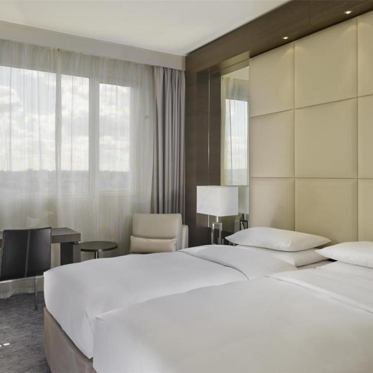 Hyatt Regency Paris Etoile - Twin Room - 1