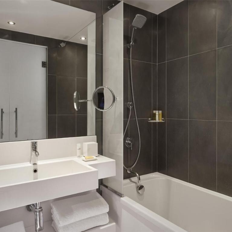 Hyatt Regency Paris Etoile - King Room - 3