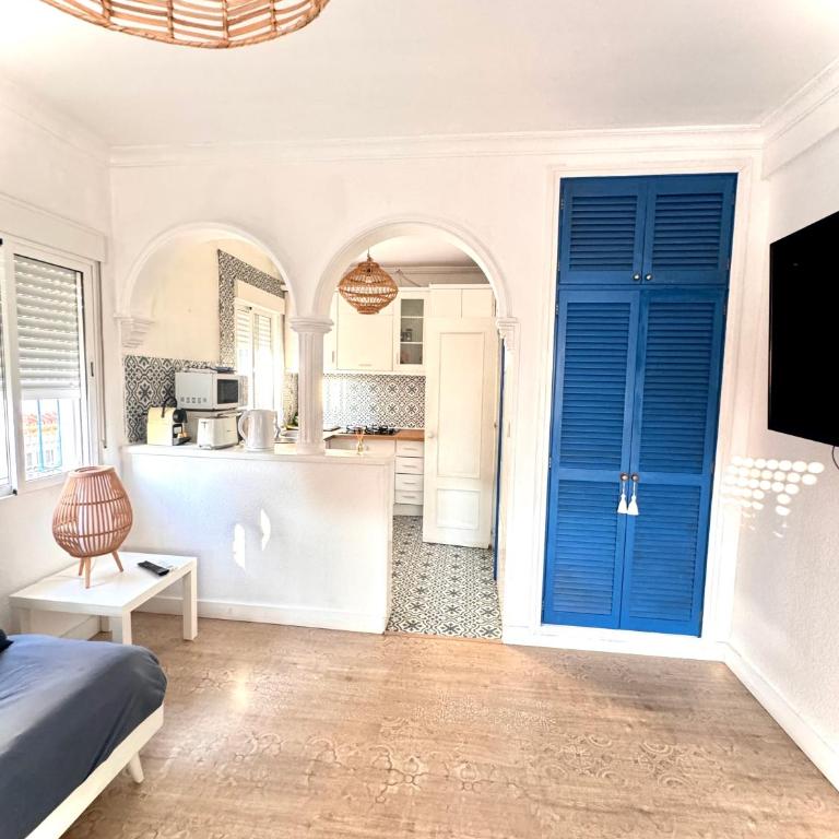 Family Penthouse Duplex 3 BDR & Private Terrace - Three-Bedroom Apartment - 16