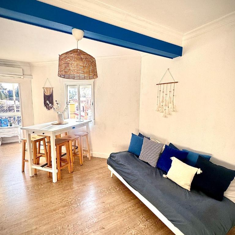Family Penthouse Duplex 3 BDR & Private Terrace - Three-Bedroom Apartment - 40