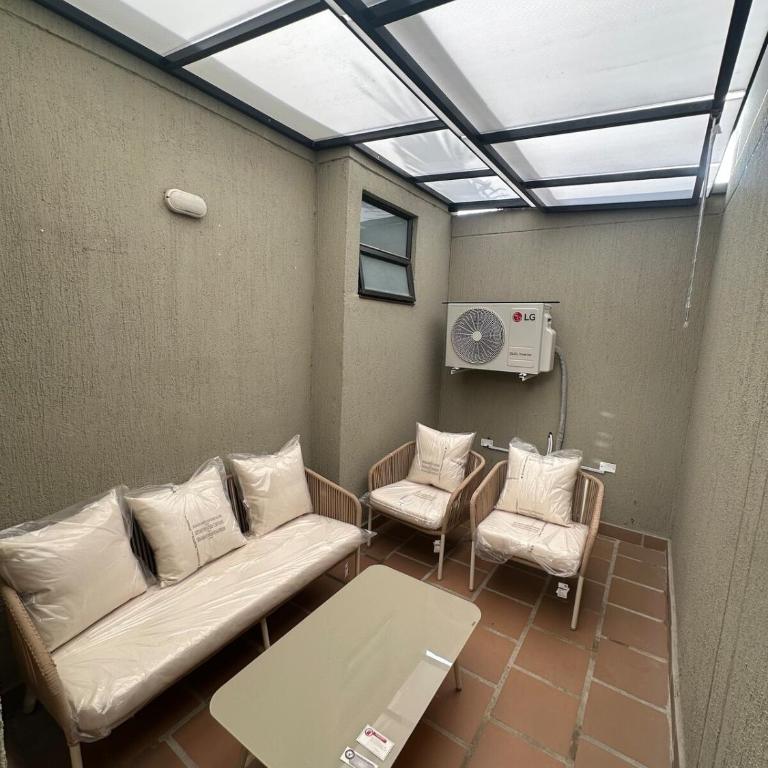 Luxury loft with home theater & pool, Buenavista top location - Apartamento de 2 dormitorios con balcón y terraza - 34