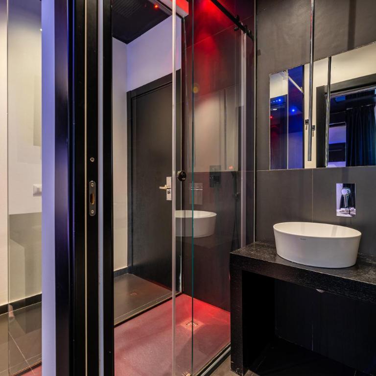 Maximum hub suite&spa - Camera Queen con Vasca Idromassaggio - 2