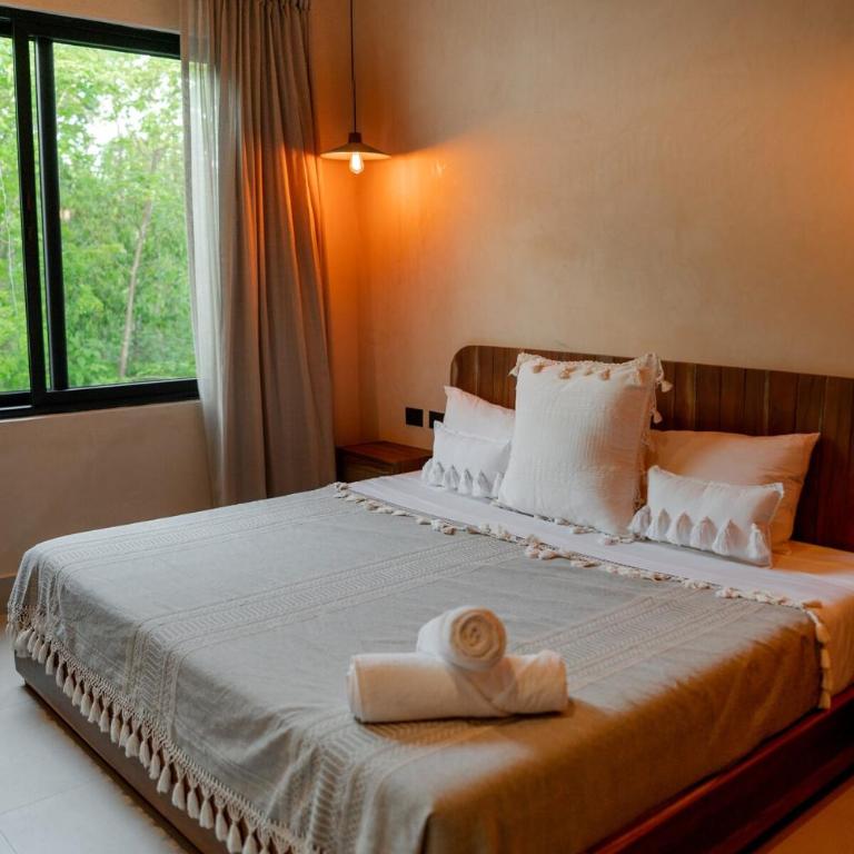 Bali 4BR Villa w Pool, Rooftop Jacuzzi and BBQ - Villa con piscina privada - 14