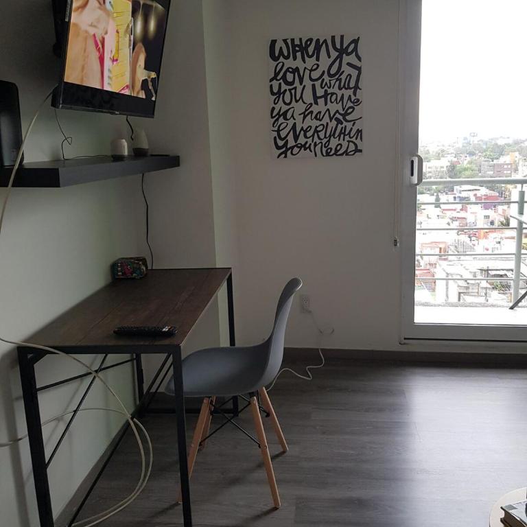 Centrally located loft with amazing views of volcanoes - One-Bedroom Apartment - 10