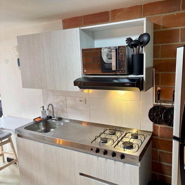 Increíble Apartaestudio Cerca al Centro Comercial Los Molinos - One-Bedroom Apartment - 27