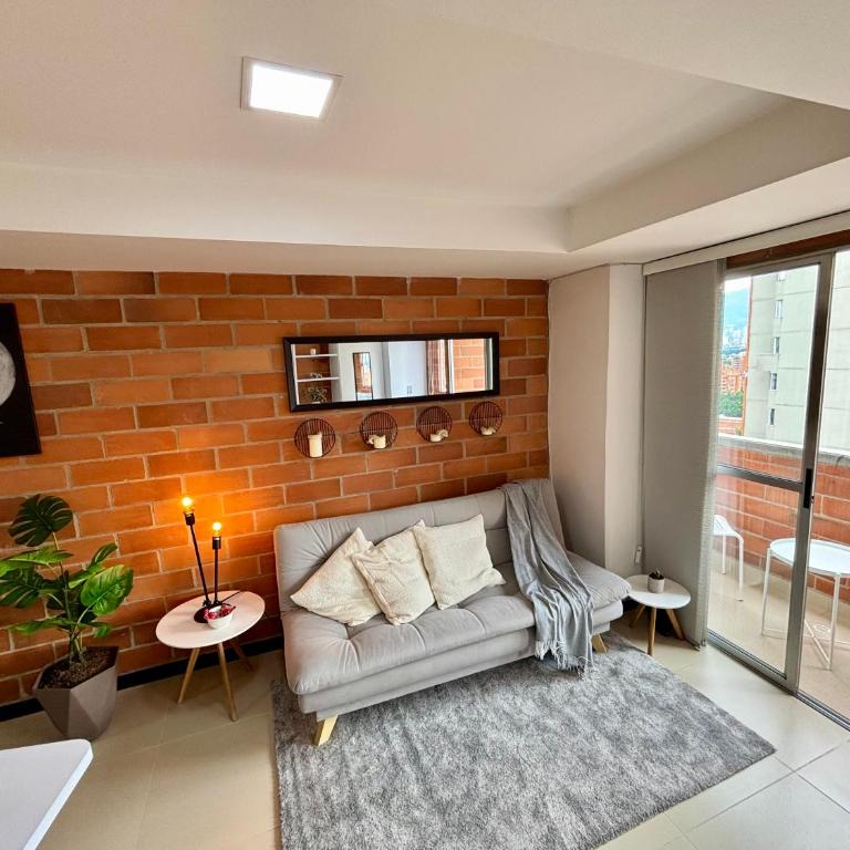 Increíble Apartaestudio Cerca al Centro Comercial Los Molinos - One-Bedroom Apartment - 1