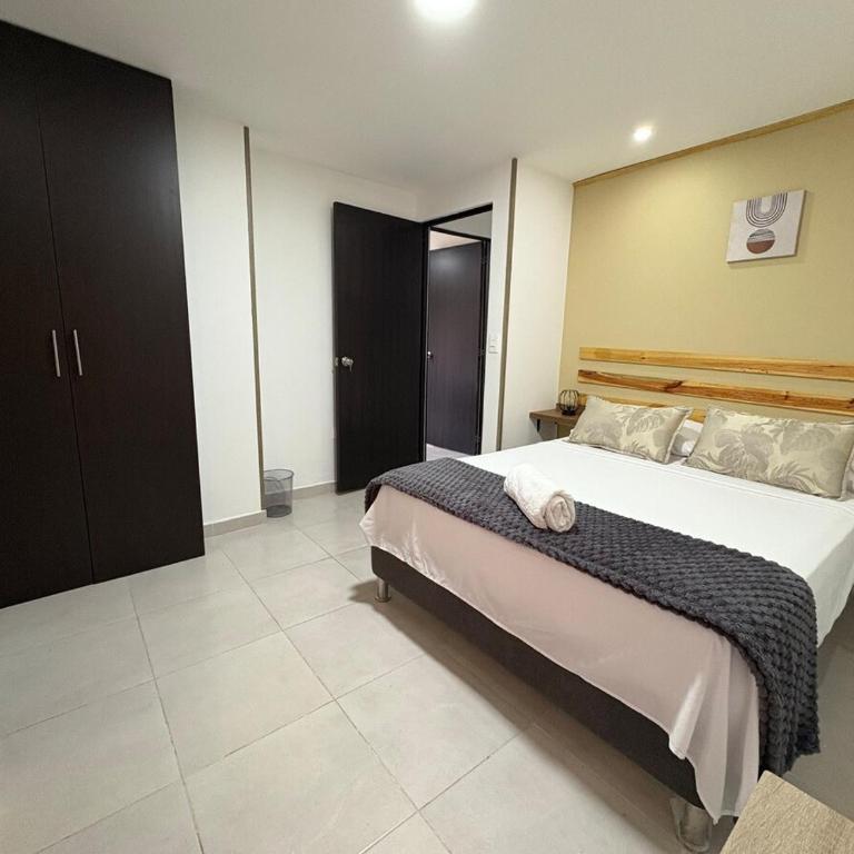 Apartamento en cali, barrio ciudad jardin - Two-Room Apartment - 2